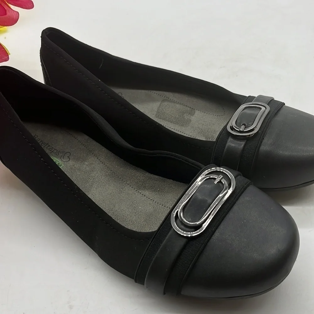 Baretraps fabric Black Cap Toe Ballet Flat Sz 8W. BLO1196C